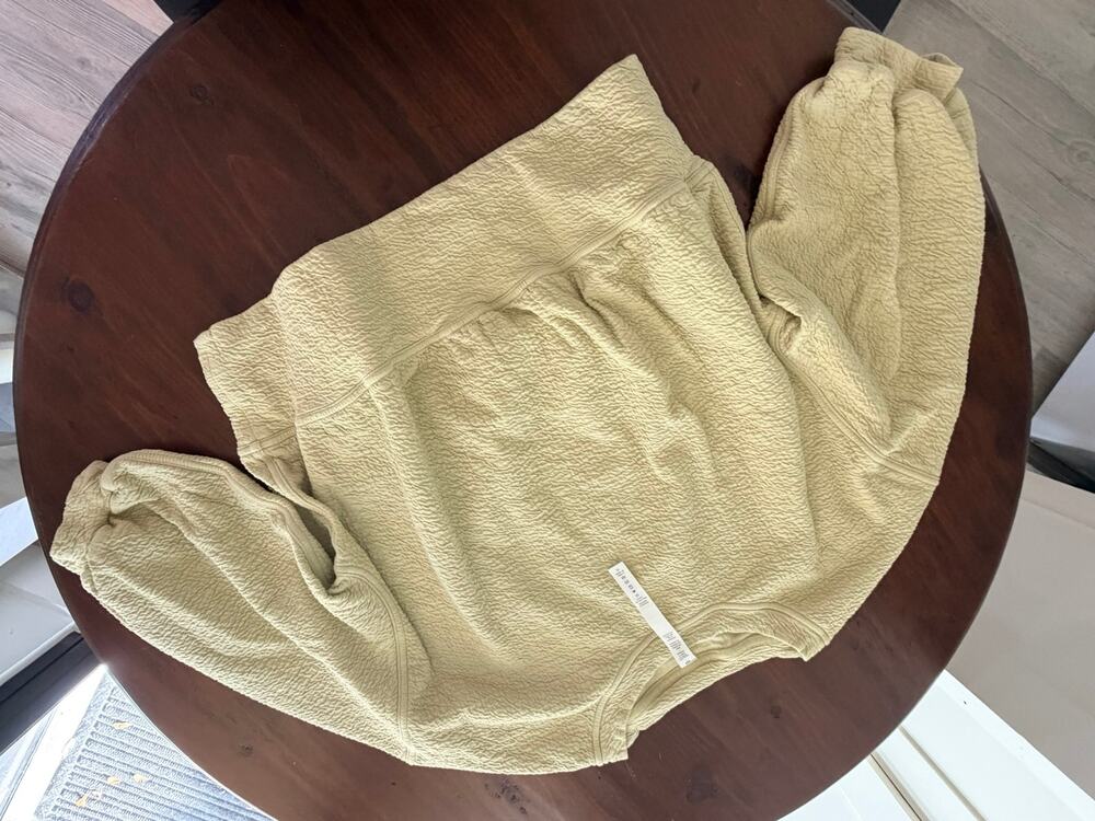 Lululemon Textured Crewneck Pullover in dew green - Size 10 - BNWOT